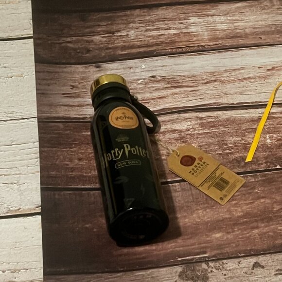 Harry Potter Wizarding World Hufflepuff Set - Picture 4 of 13